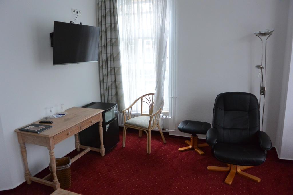 Hotel Deutsches Haus Blomberg  Exteriör bild